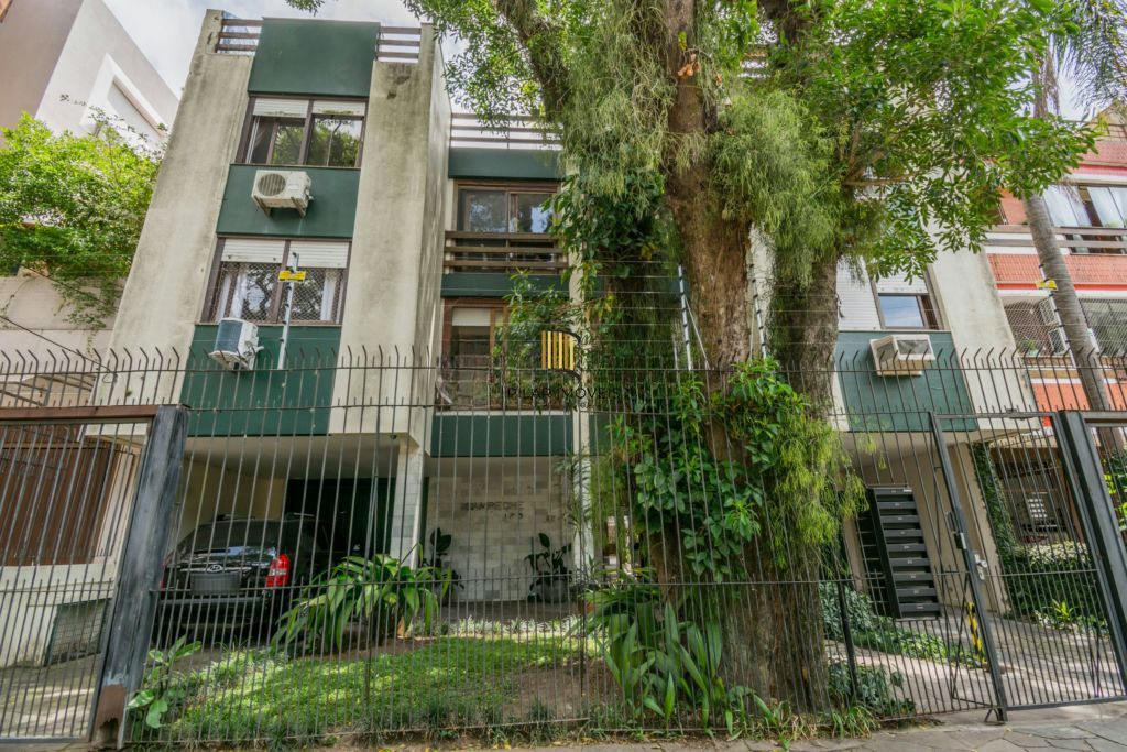 Cobertura 2 quartos, 2 vagas à venda no Petrópolis.