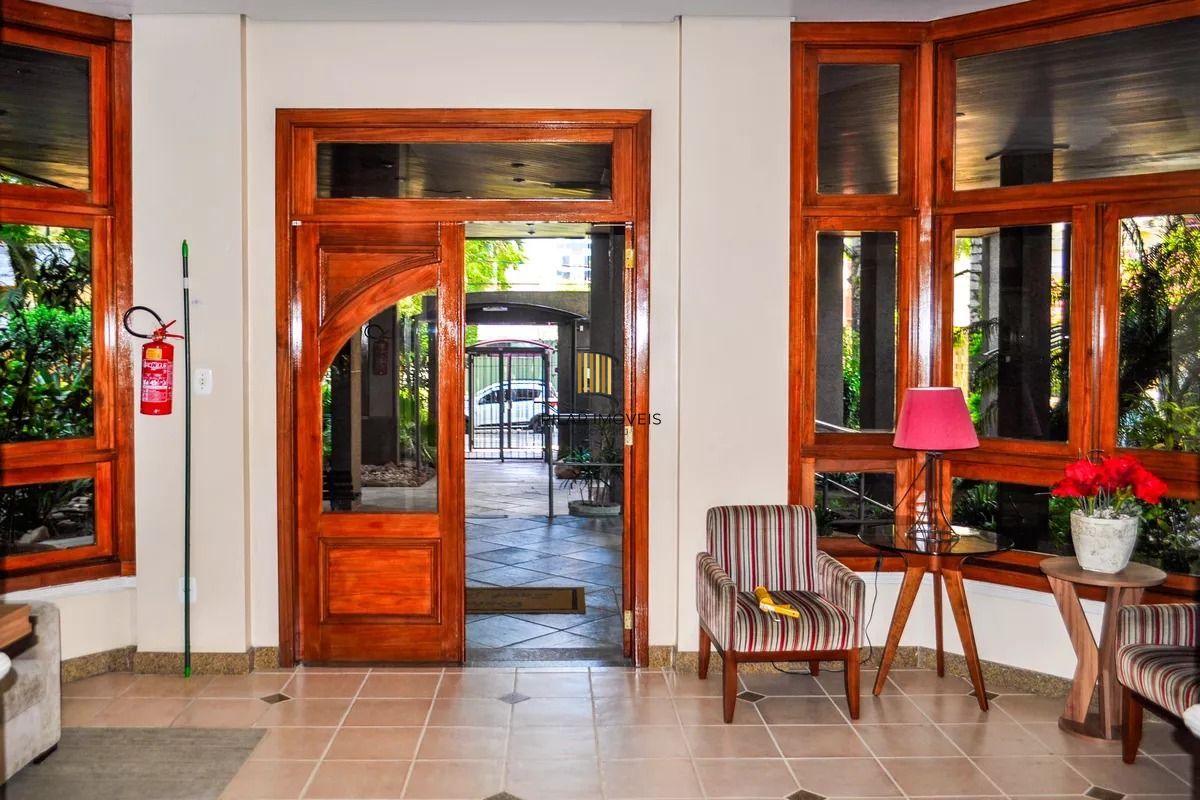 Apartamento com 3 Dormitórios, elevador vaga e 2 Sacadas no Menino Deus