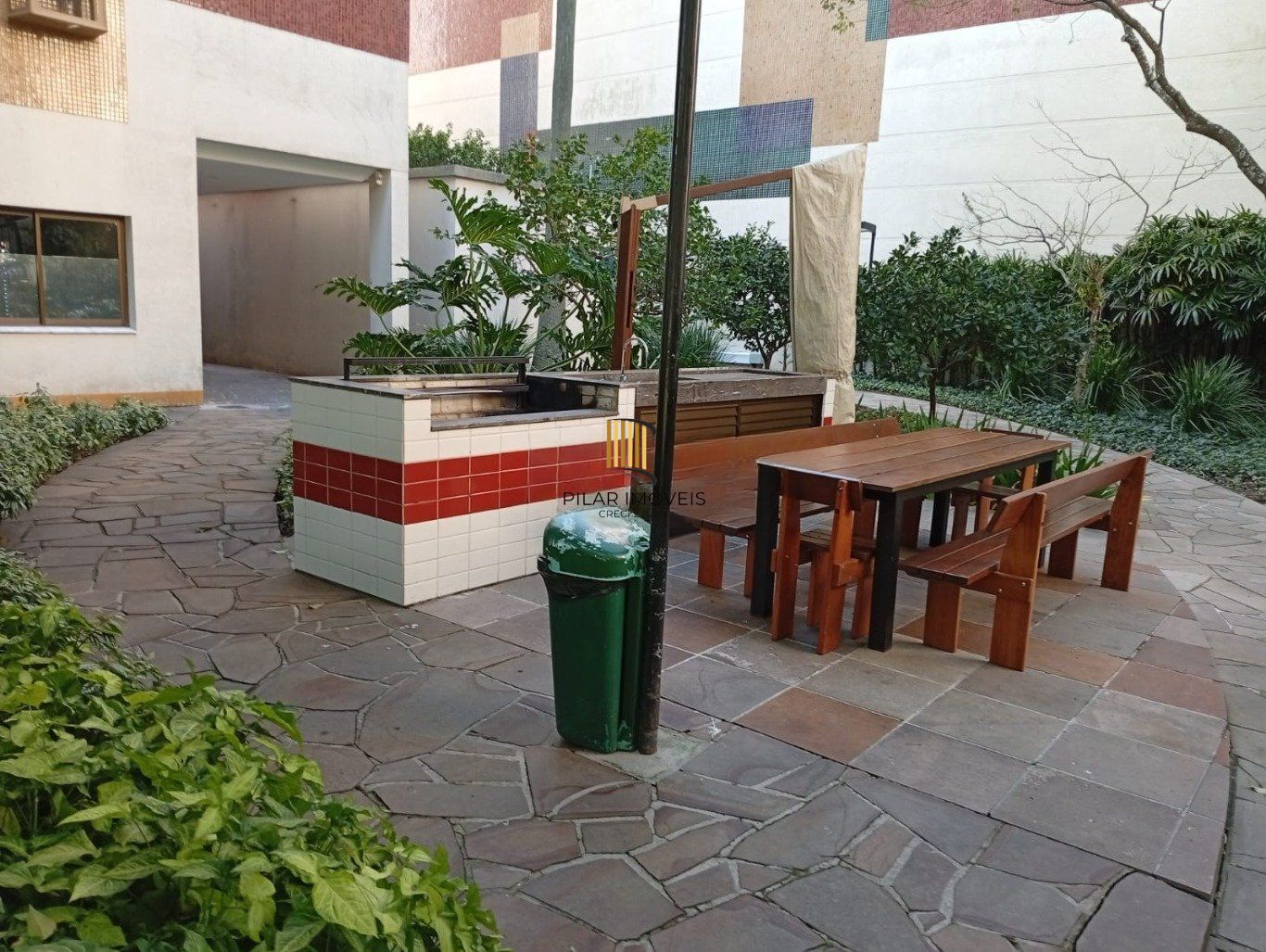 Apartamento de 3 dormitórios no bairro Menino Deus