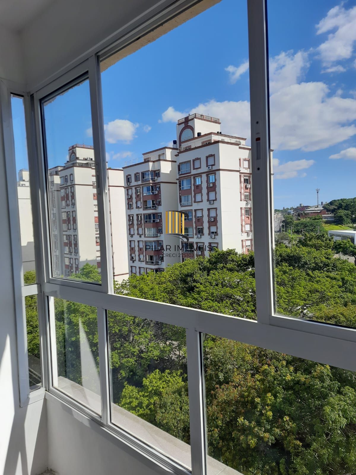 Apartamento a venda com 42 no Bairro cavalhada