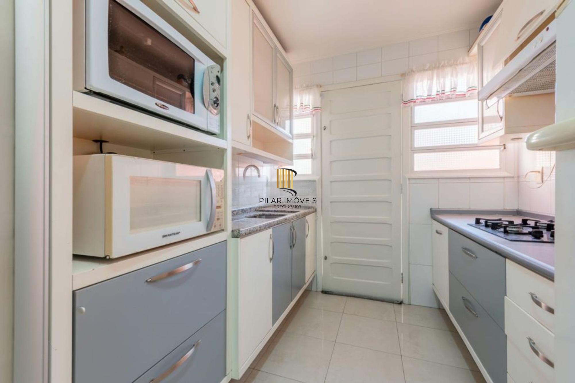 Casa com 3 dormitórios,1 suíte, 4 banheiros e 4 vagas, 203m² no Jardim Itu.