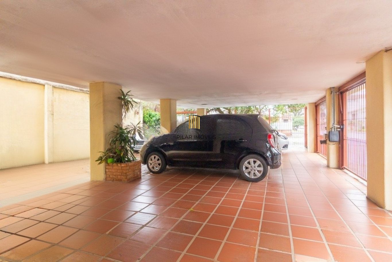 Apartamento de 2 dormitórios com 1 vaga de garagem no Bairro Santana