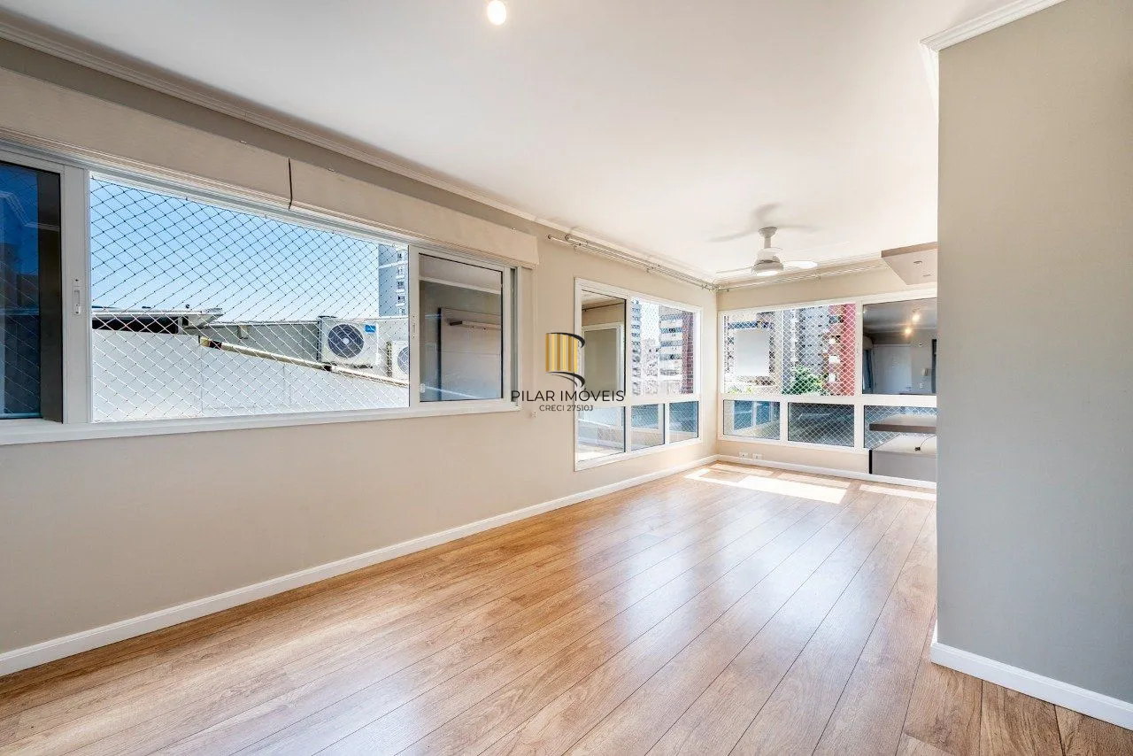 Apartamento de 2 dormitórios suíte, vaga dupla, elevador no bairro Rio Branco