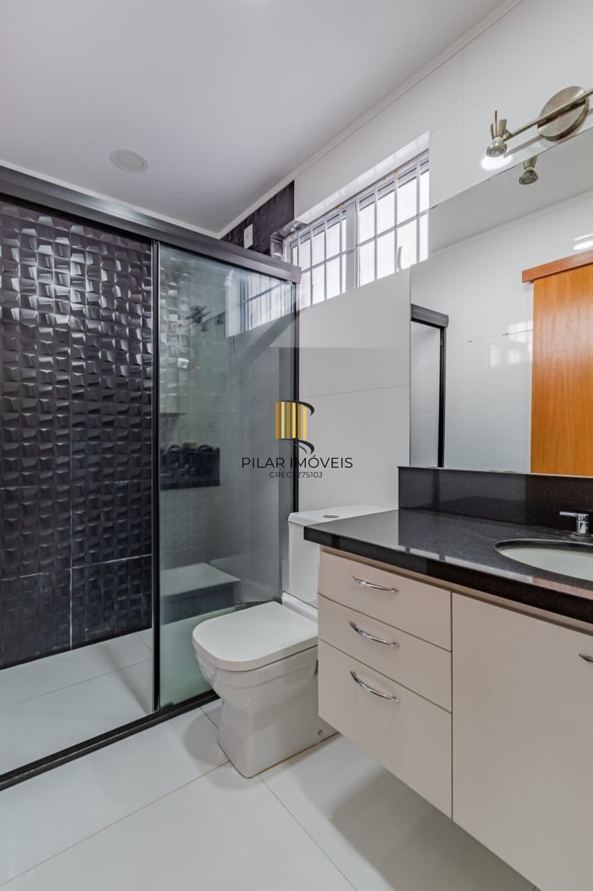 Casa com 3 dormitórios e 4 vagas no Bairro Jardim Lindóia