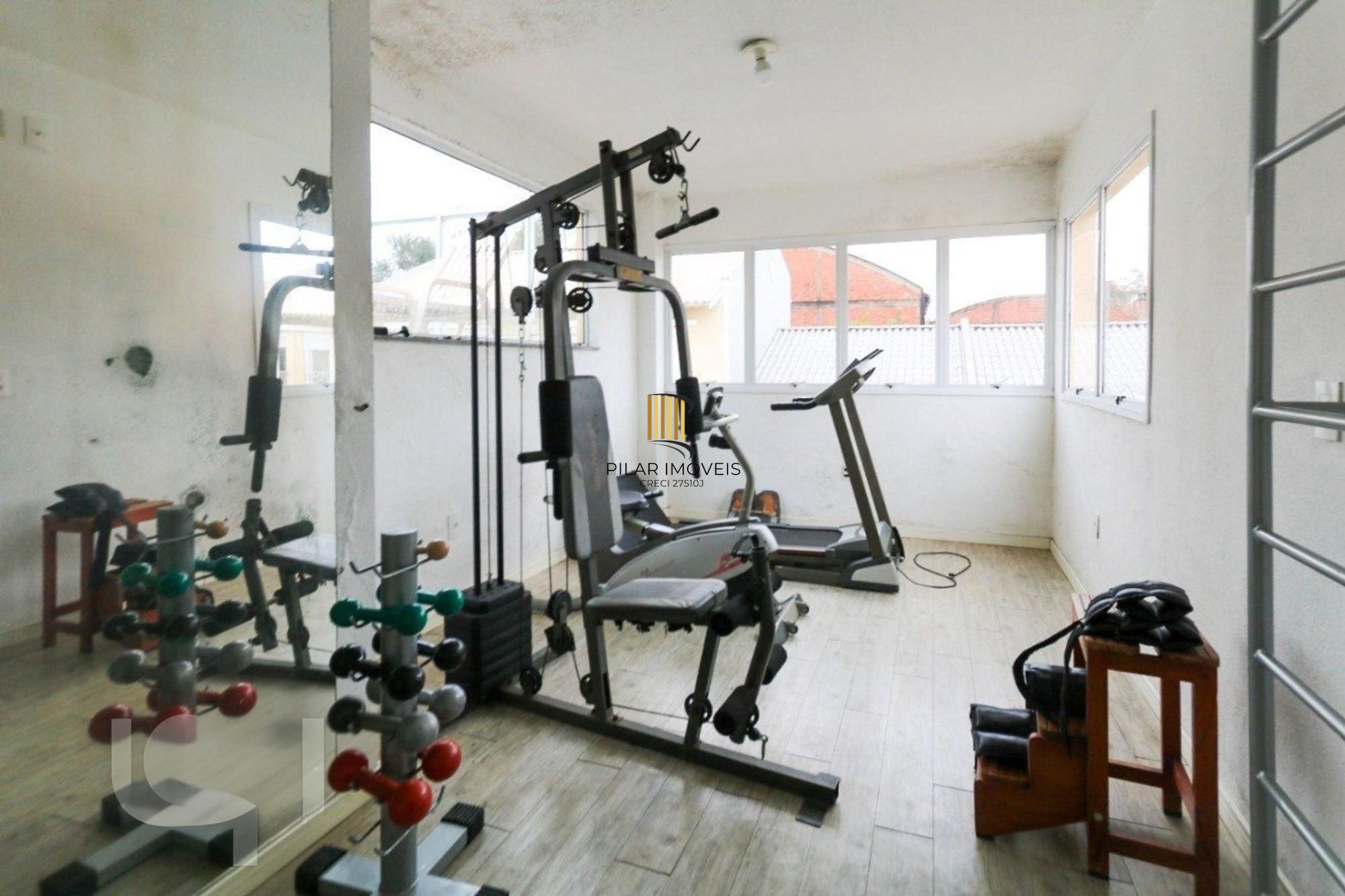 Casa em condomínio com 2 quartos e 2 vagas no bairro Marechal Rondon em Canoas.