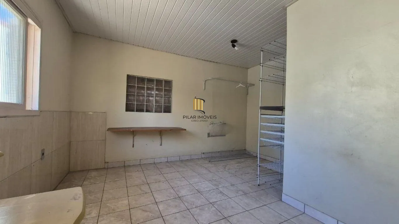 Casa de 3 quartos e 5 vagas de garagem em Canoas.