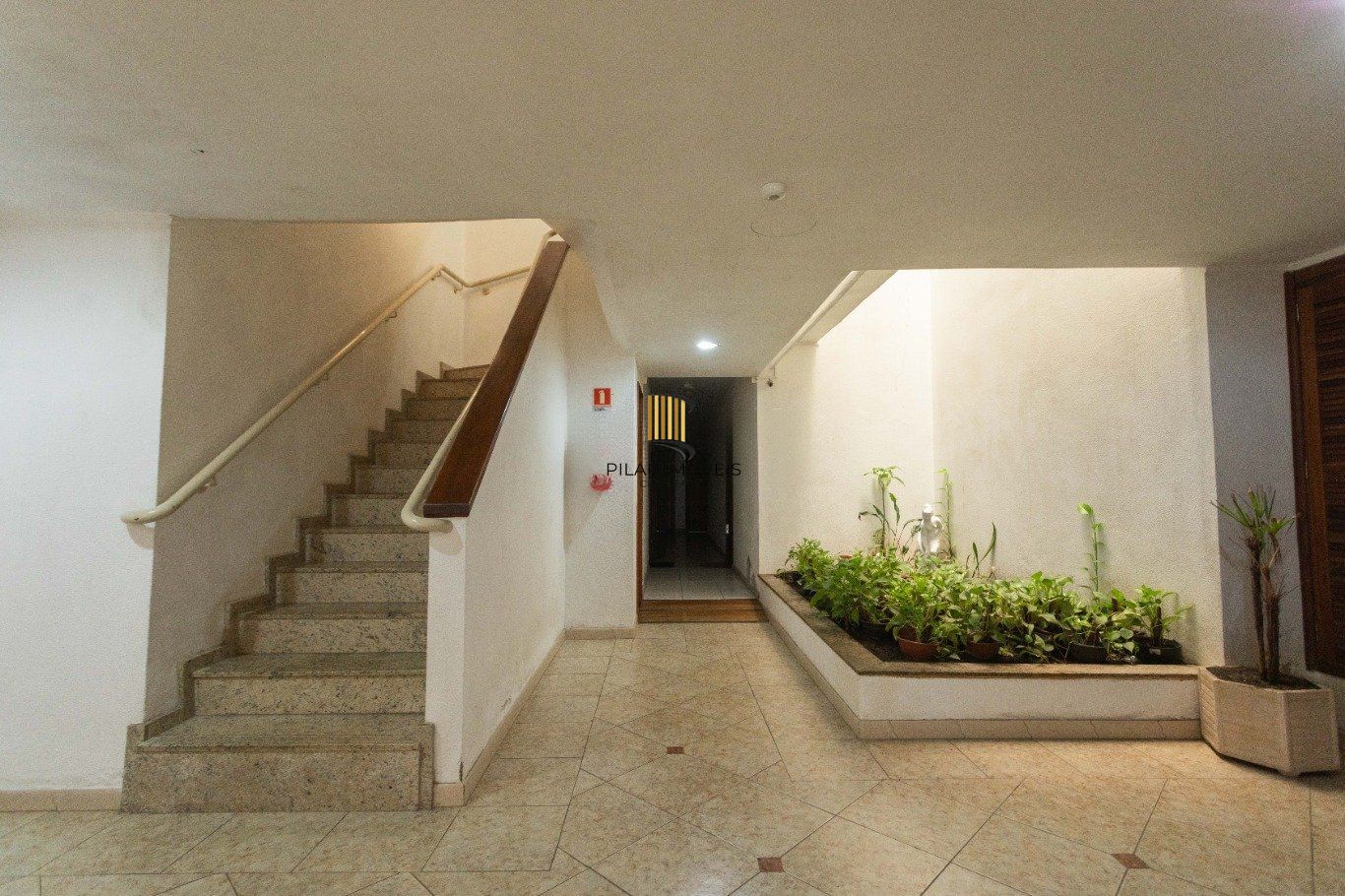 Apartamento com 2 quartos e 75m² à venda em Petrópolis, Porto Alegre.