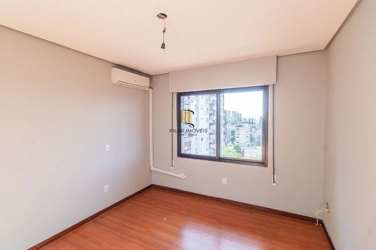 Cobertura de 3 quartos com piscina e 2 vagas no Bairro Mont Serrat.