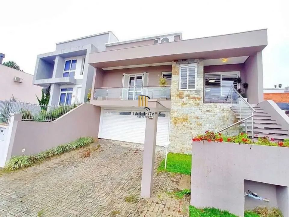 Casa 3 dormitórios no bairro Mário Quintana