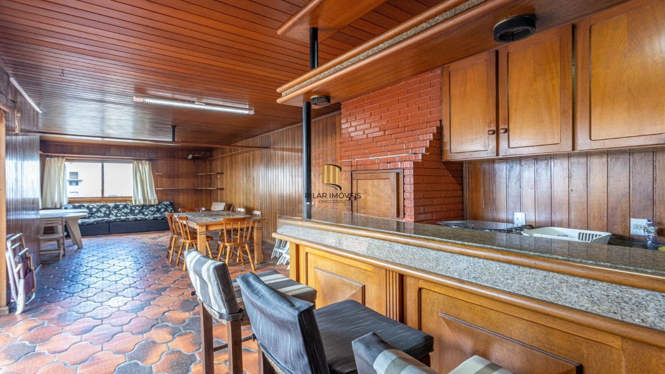 Apartamento mobiliado 3 dormitórios no bairro Petrópolis