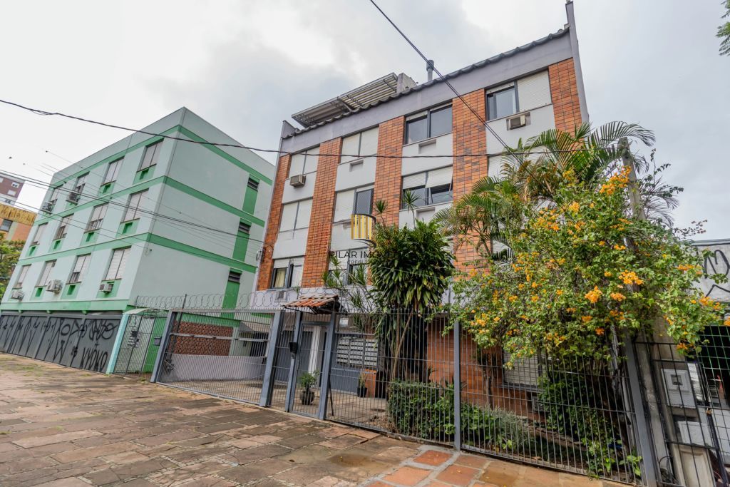 Apartamento 1 quarto, mobiliado e com 2 vagas de garagem no bairro Santana