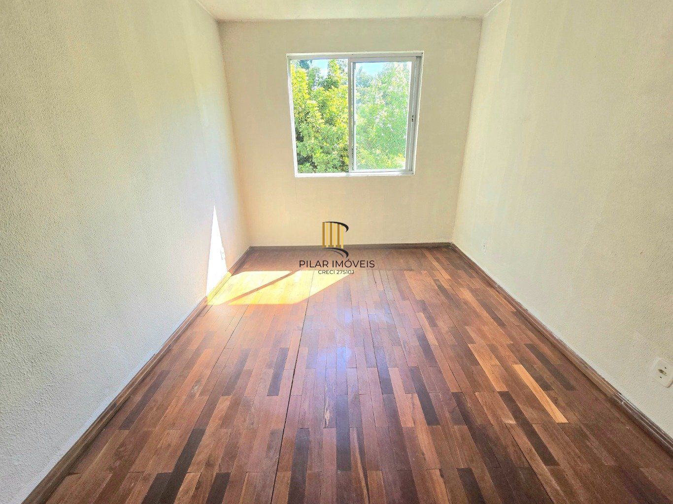 Apartamento  de 2 dormitórios e 1 vaga de garagem em Canoas.