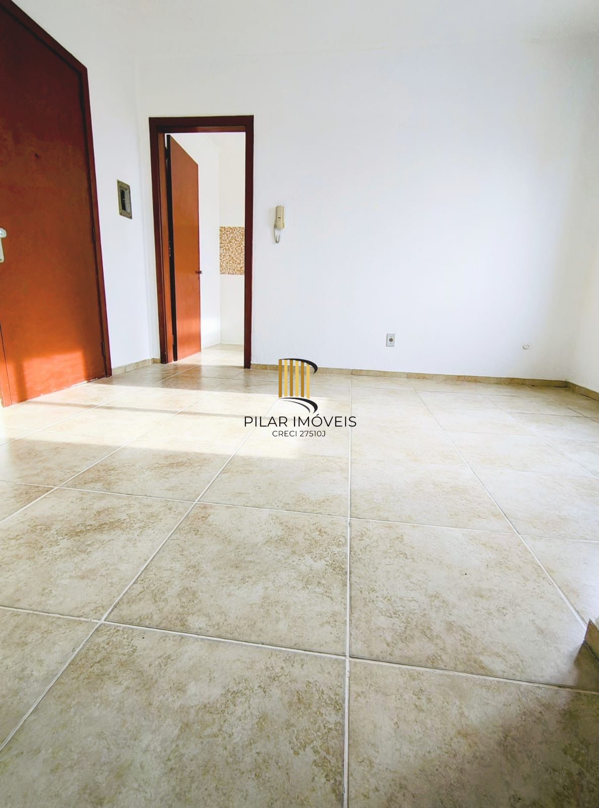 Apartamento com 66 m2 localizado na Rua Abaeté no Bairro Sarandi