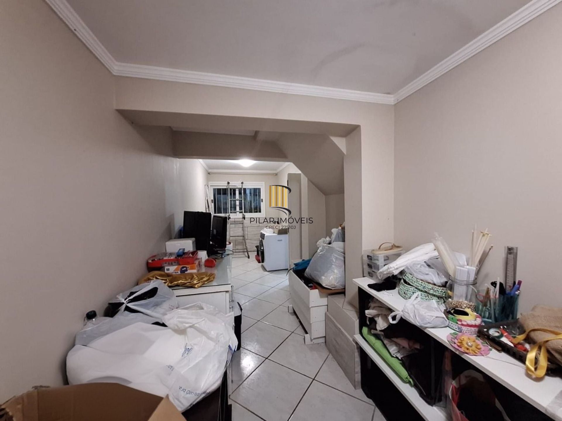 Casa de 2 pisos, 3 dormitórios e 2 vagas de garagem coberta em Canoas.