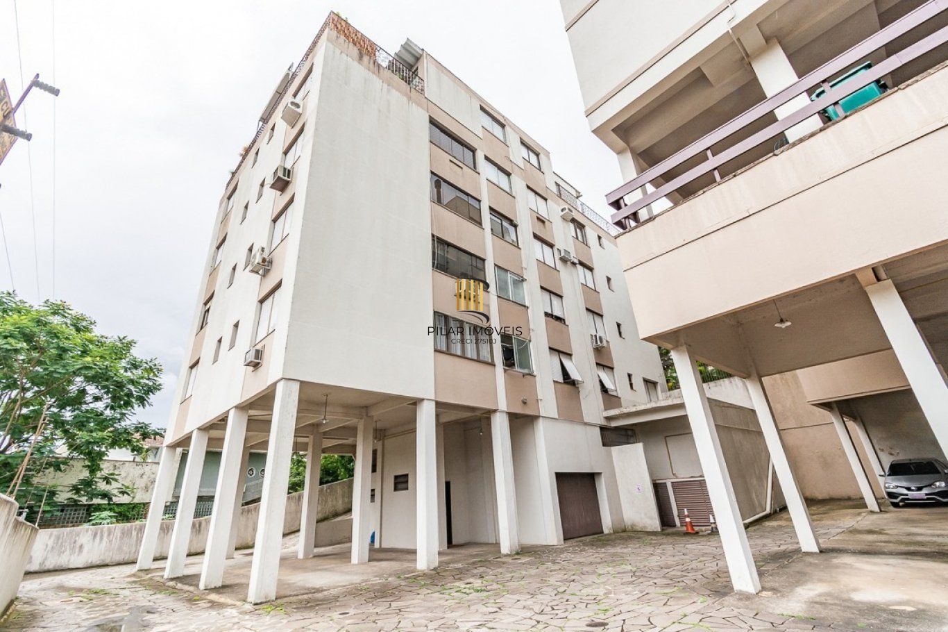 Apartamento com 2 dormitórios e 64m² à venda no Bairro Passo da Areia