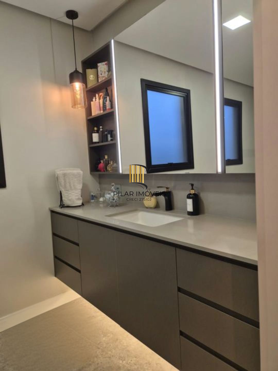 Casa de 3 dormitórios e 2 vagas de garagem coberta Canoas.