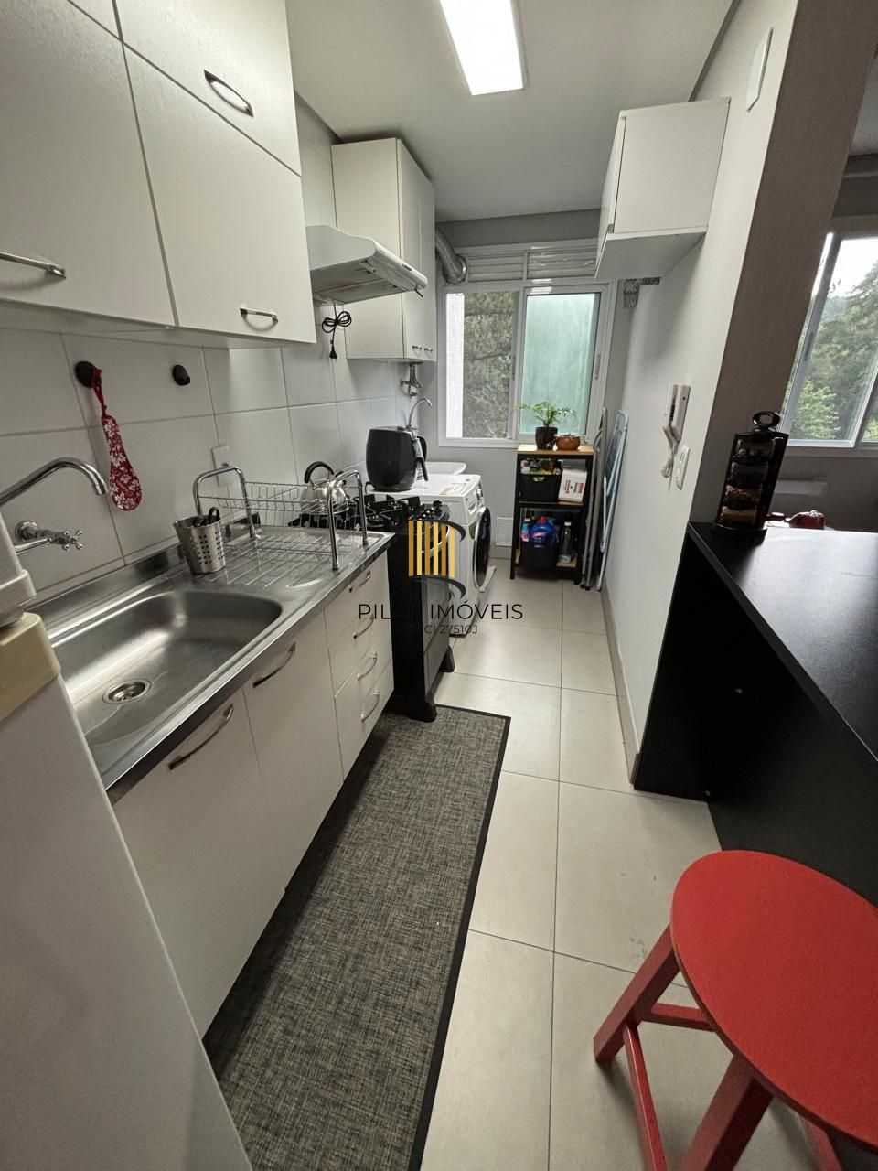 Apartamento mobiliado de 2 dormitórios e duas vagas bairro Agronomia