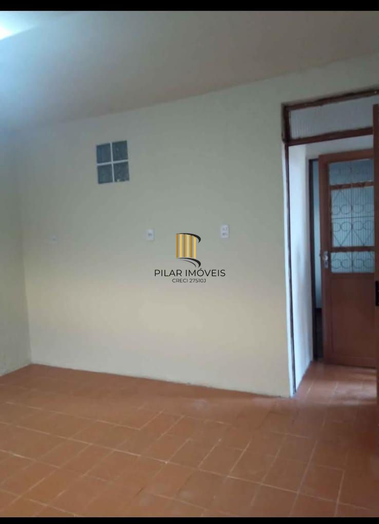 Casa 150m2 com 3 dormitórios e ampla garagem com churrasqueira Bairro Restiga