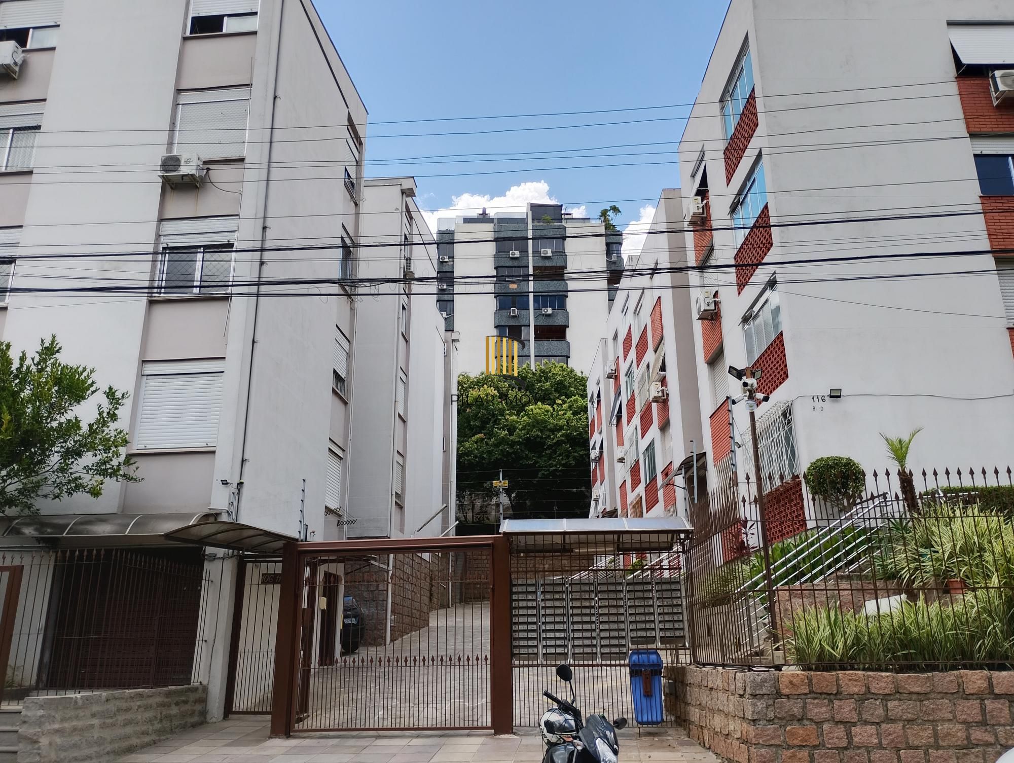 Apartamento à venda com 2 Dormitórios vaga no bairro Petropolis