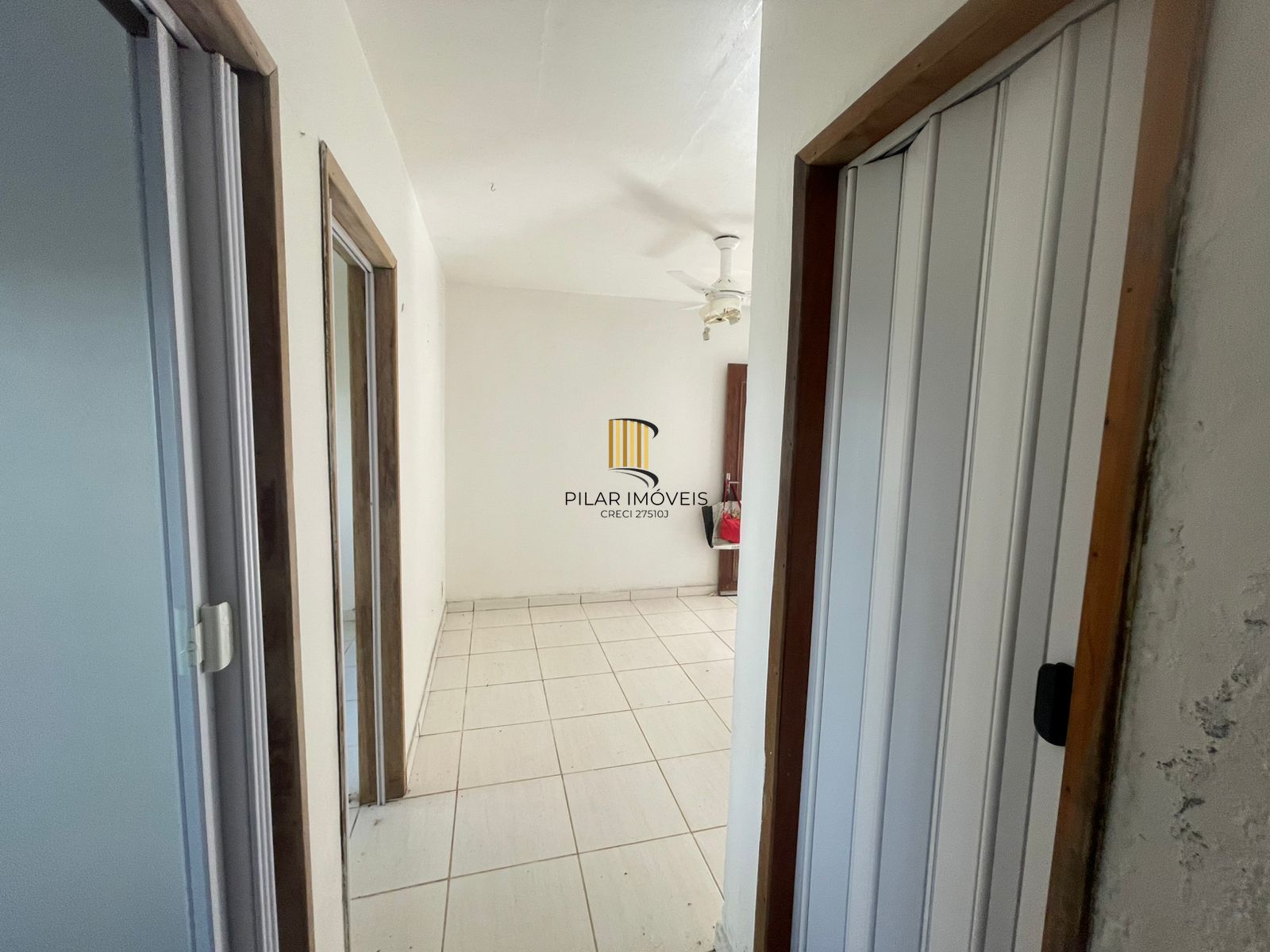 Apartamento térreo com 2 dormitórios no Bairro Parque dos Maias