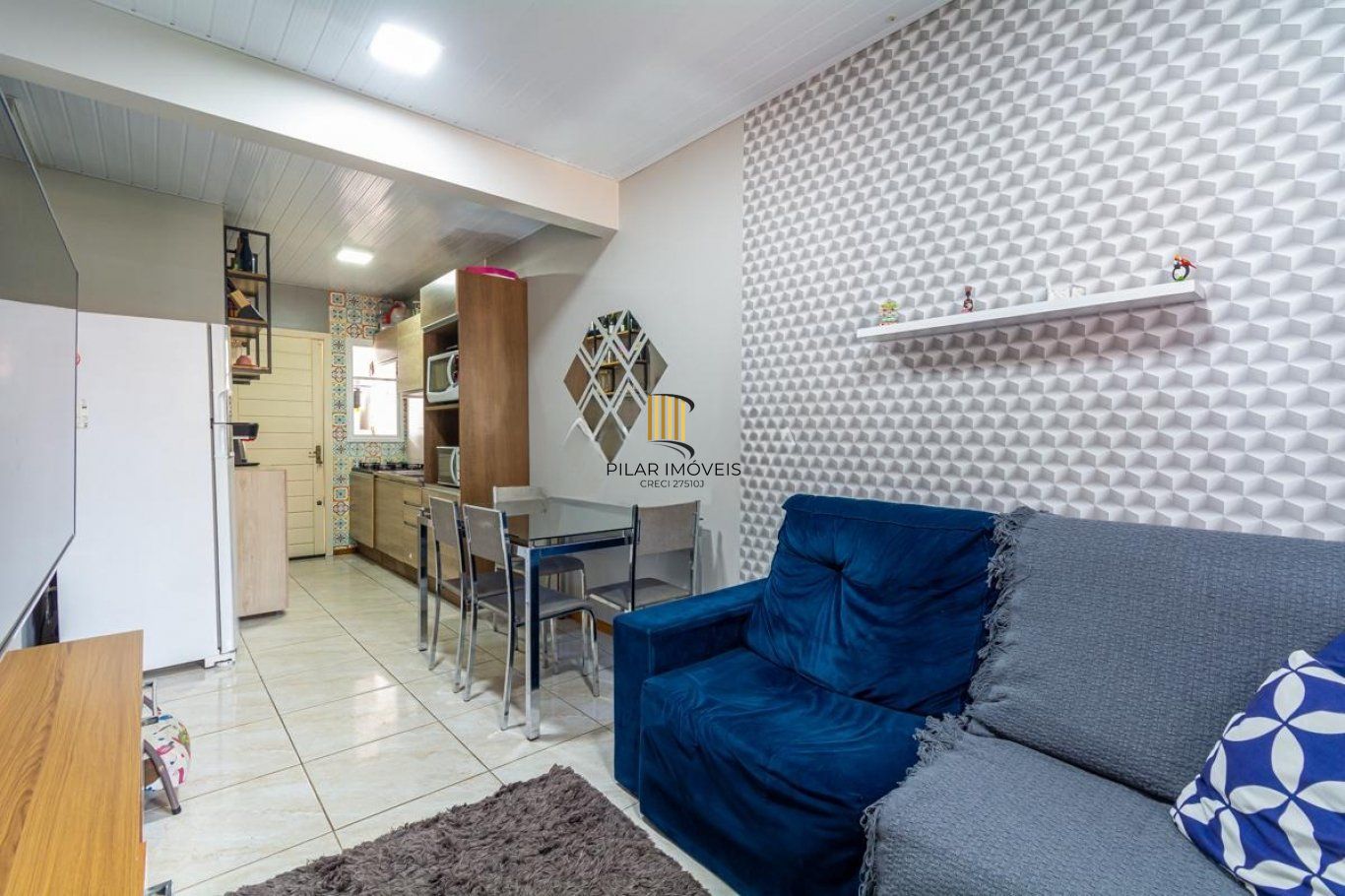 Casa de 2 dormitórios e com 2 vagas de garagem em Cachoeirinha.