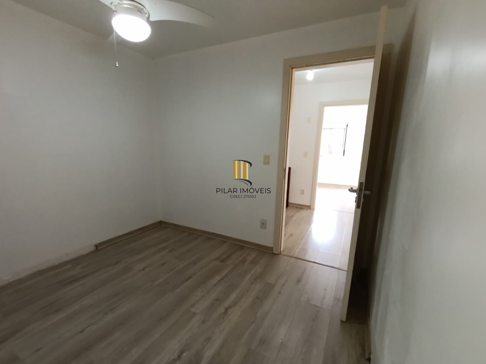 Casa em condomínio de 3 quartos, suíte e 2 vagas no bairro Mário Quintana