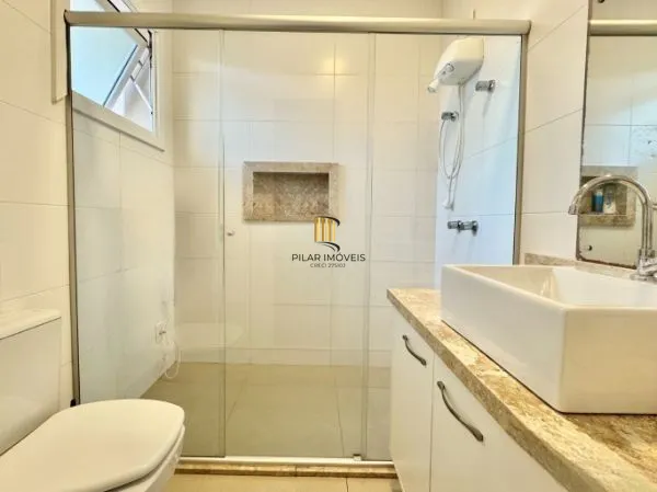 Casa em condomínio com 3 quartos e 2 vagas de garagem em Canoas.