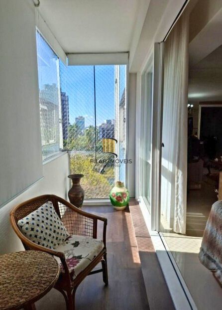 Apartamento com 3 quartos e 283m² à venda em Independência, Porto Alegre.