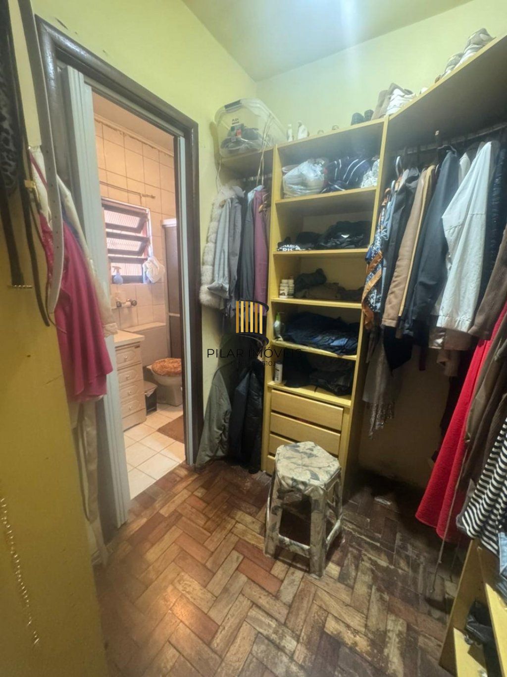 Casa de 5 dormitórios e 4 vagas de garagem em Canoas.