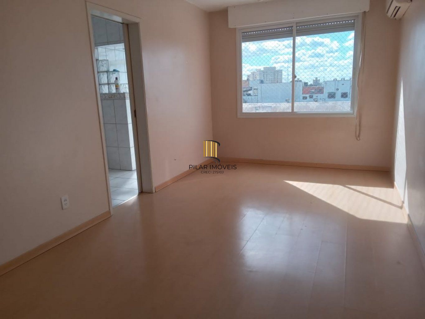 Apartamento com 1 quarto e 1 vaga de garagem no Bairro Sarandí