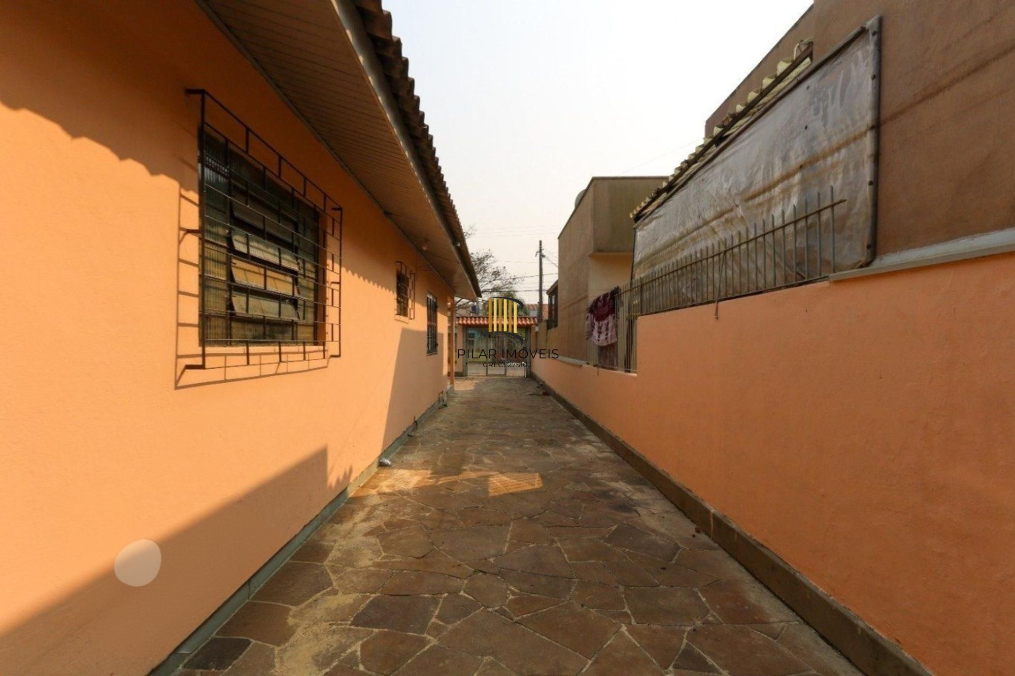 Casa de 3 dormitórios e 2 vagas de garagem no bairro Rio Branco em Canoas.