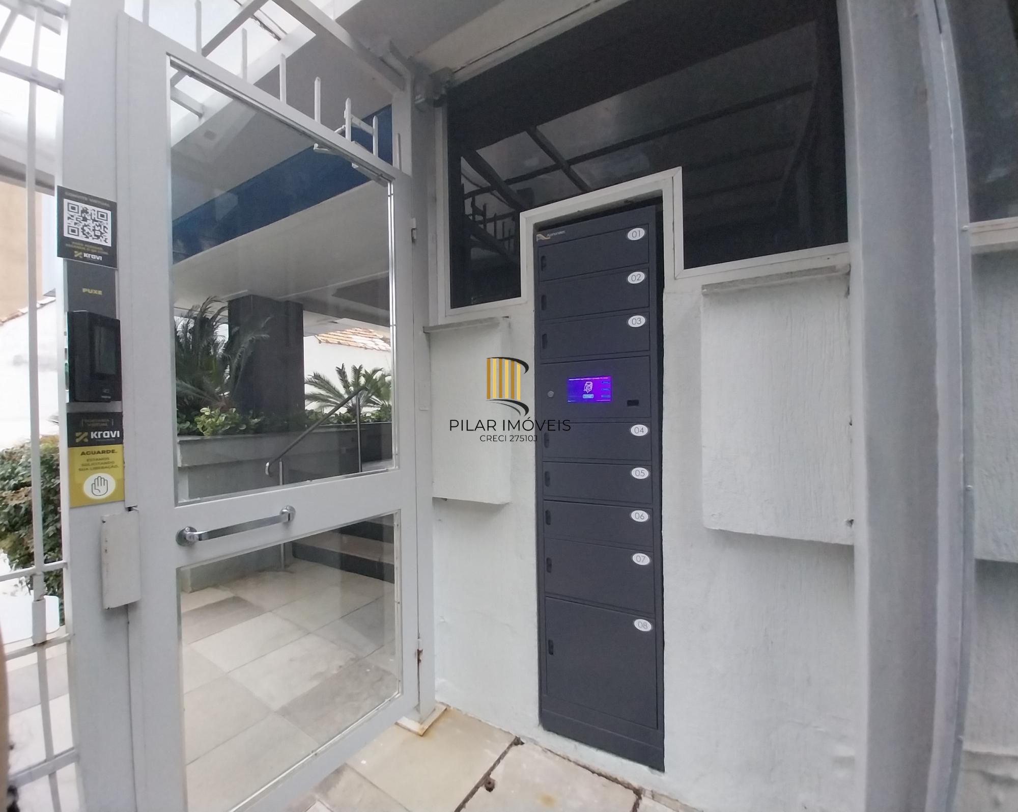 Apartamento de 4 dormitórios, 2 suítes, 2 vagas e elevador na Castro Alves.
