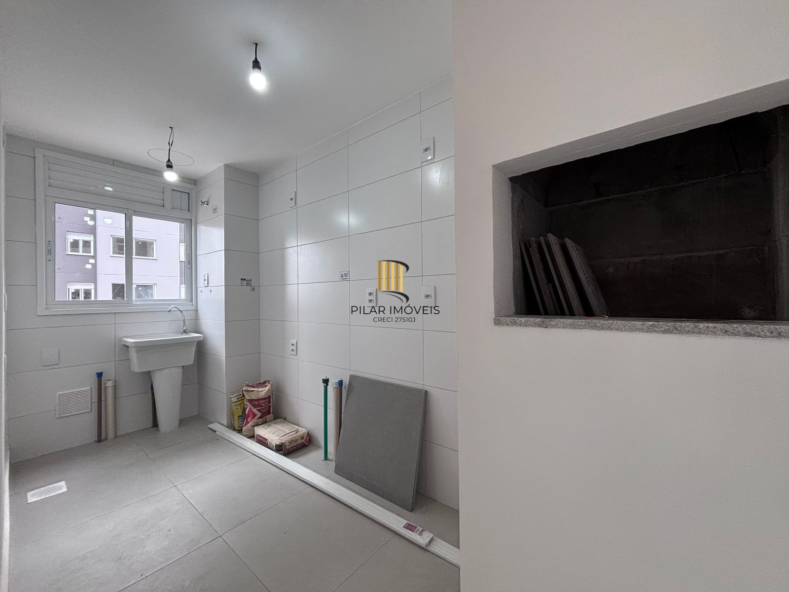 Apartamento de 2 quartos, suíte, elevador e 1vaga no bairro Jardim Sabará