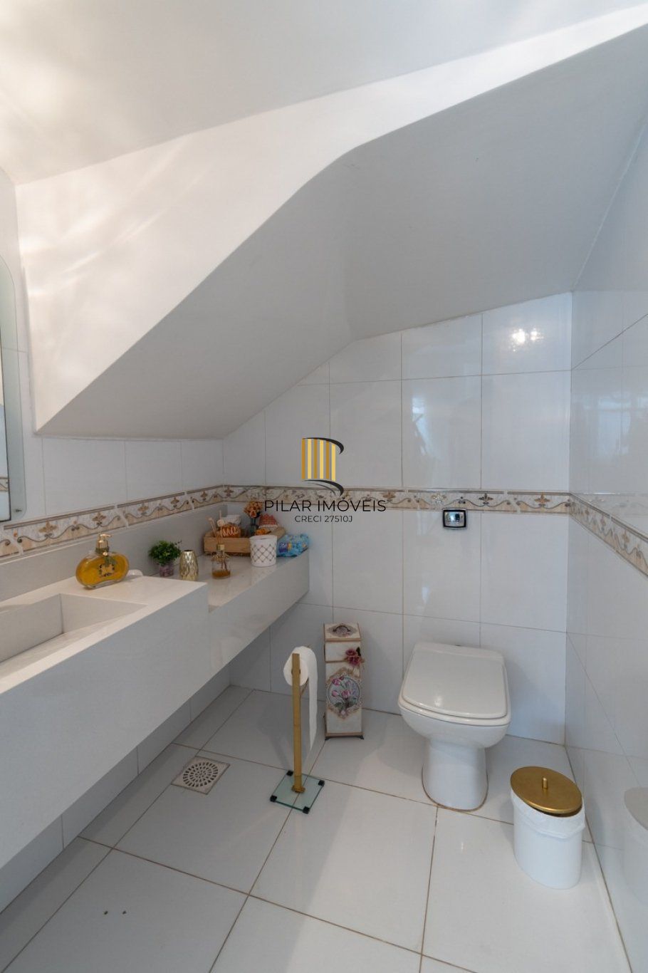 Casa Sobrado 3 dormitórios com suíte, piscina e sótão no Ecoville