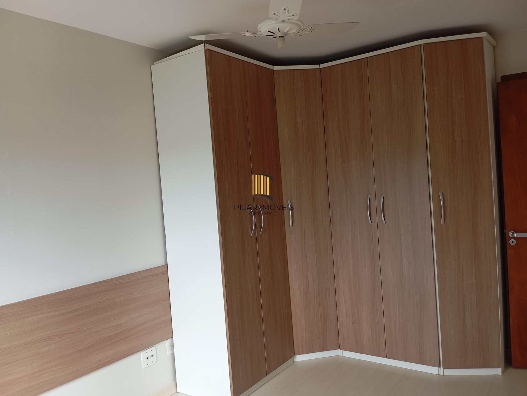 Apartamento com 2 Dormitórios, Vaga Dupla e Elevador no Floresta