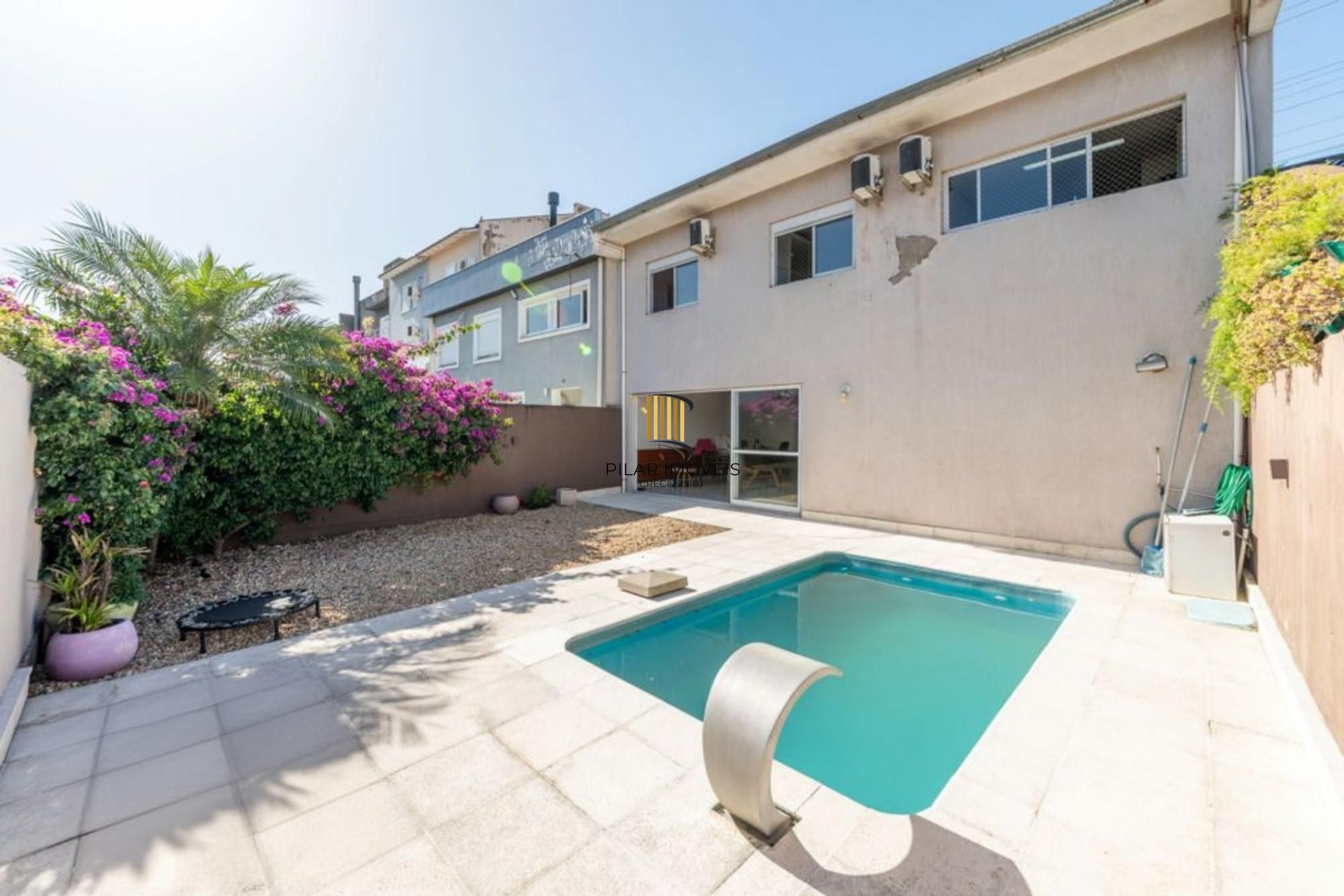 Casa em condomínio de 3 dormitórios,2 vagas e churrasqueira no bairro Agronomia - Pilar Imóveis