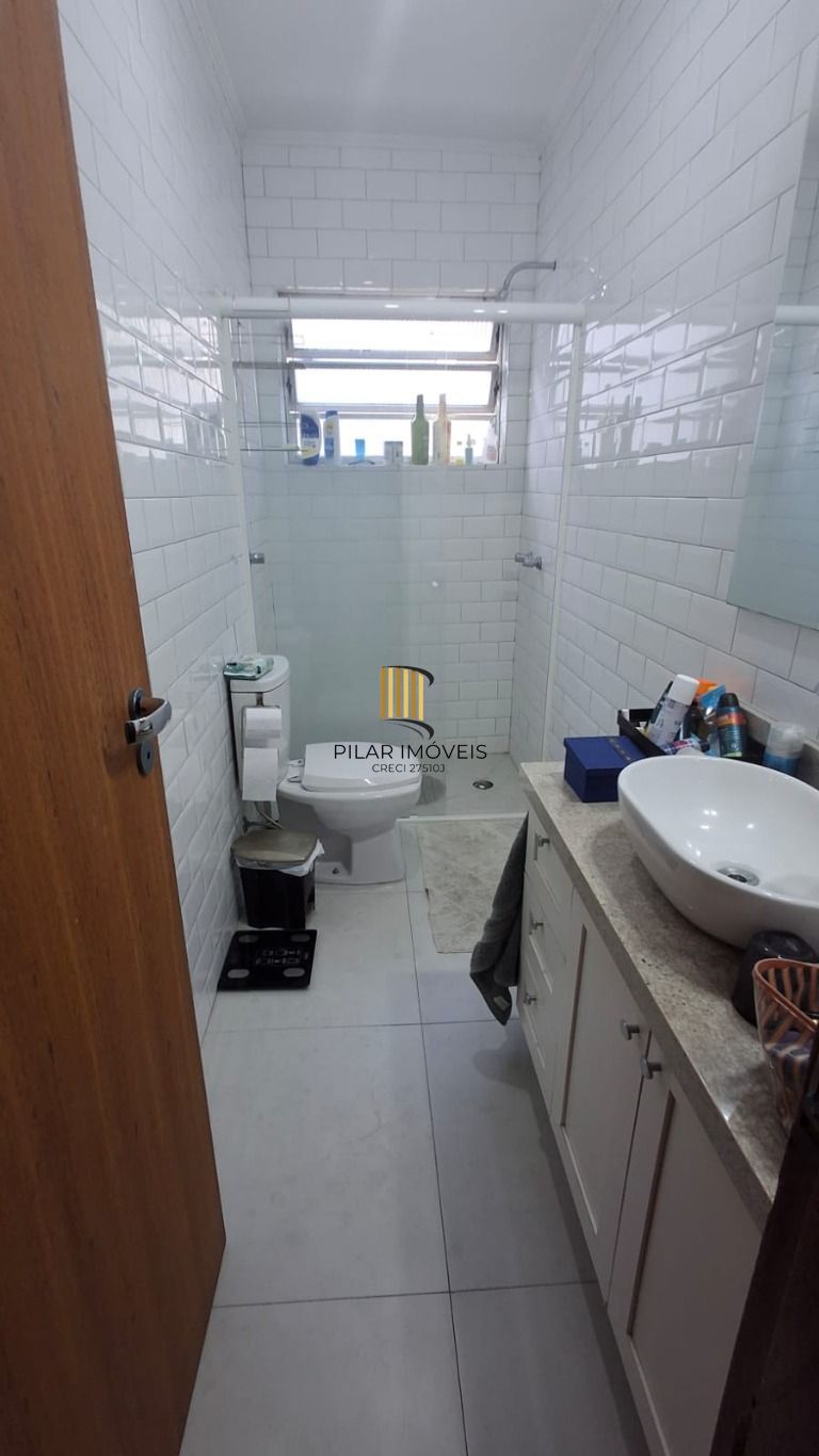 Apartamento de 2 dormitórios, sendo 1 suíte no bairro Menino Deus
