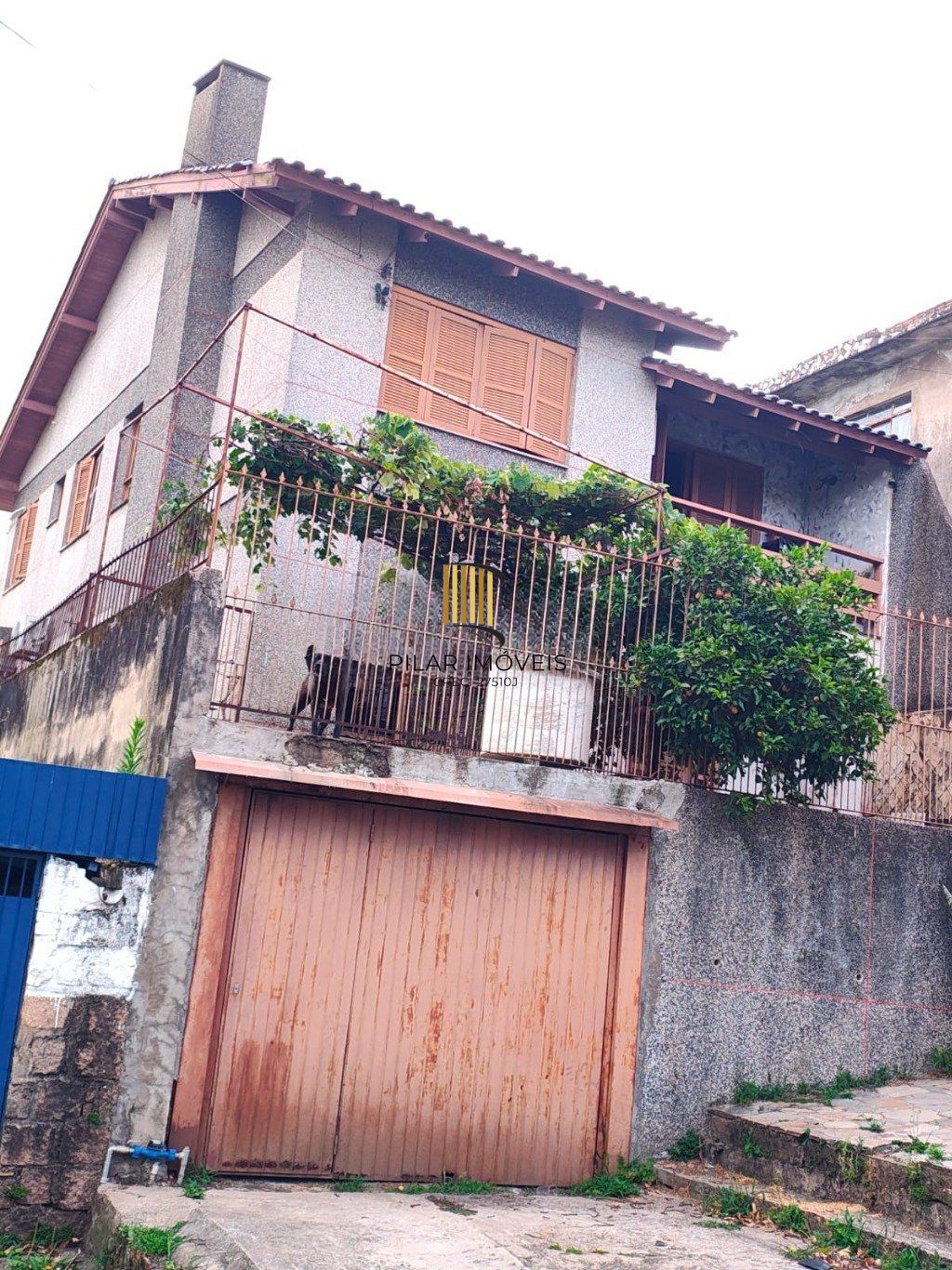 Casa com 3 Quartos, 3 Banheiros, 2 vagas No Bairro Nonoai.