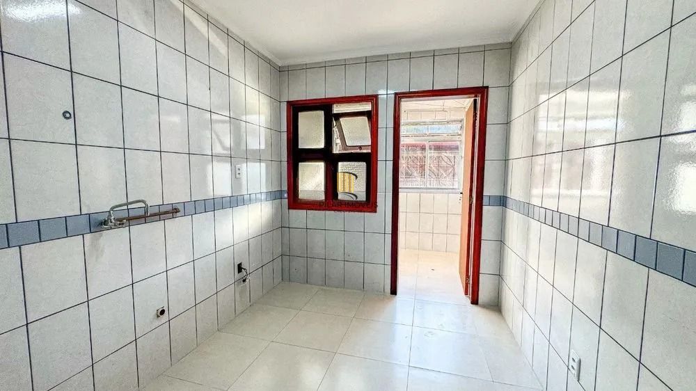 Apartamento com 2 dormitórios e 2 vagas de garagem em Canoas.