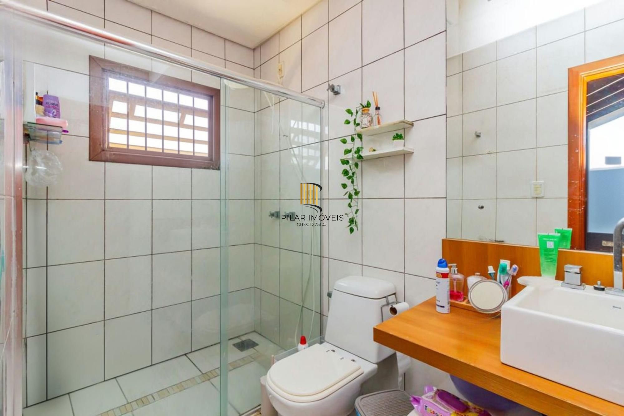 Casa com 5 dormitórios no Bairro Sarandí