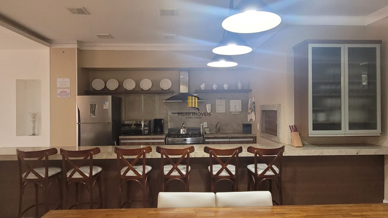 Apartamento mobiliado de 2 quartos, elevador e 1 vaga Jardim Lindóia