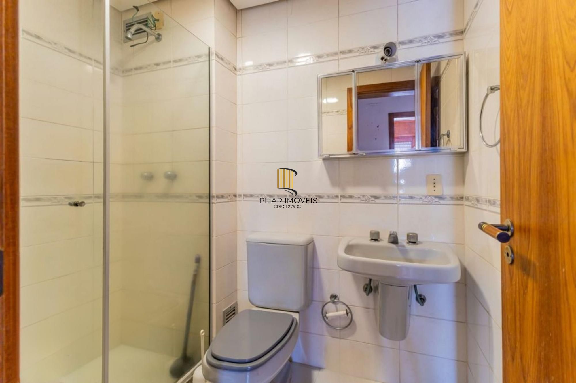 Apartamento com 3 quartos, 1 suíte, 3 vagas e elevador no Bairro São João.