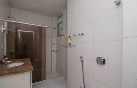 Apartamento com 3 quartos em prédio com elevador no Bairro Cidade Baixa
