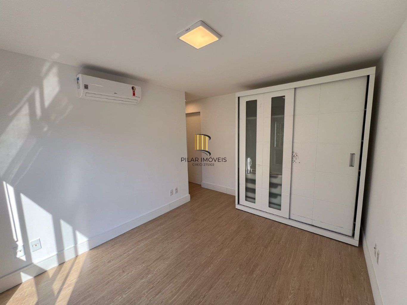 Casa semi mobiliada de 3 dormitórios bairro Cascata