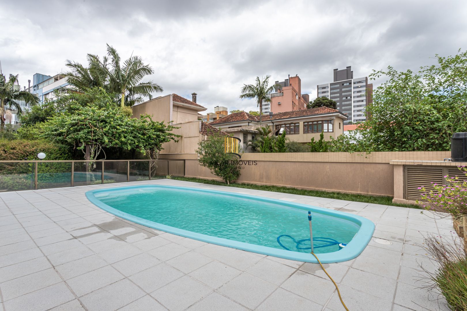 Apartamento de 97m², 2 dormitórios,1suíte, 3 vagas de garagem na rua Guararapes