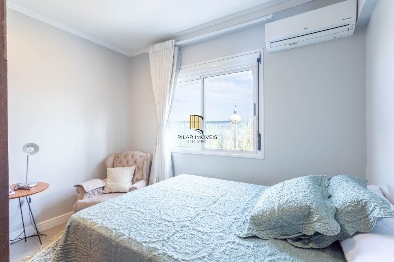 Apartamento de 3 quartos, suíte, elevador, 1 vaga no bairro Vila Ipiranga.