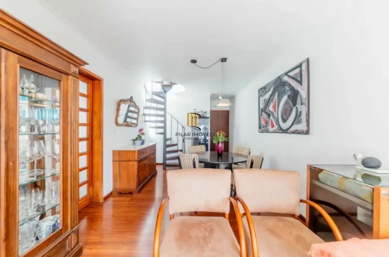 Cobertura 2 quartos, 2 vagas à venda no Petrópolis.