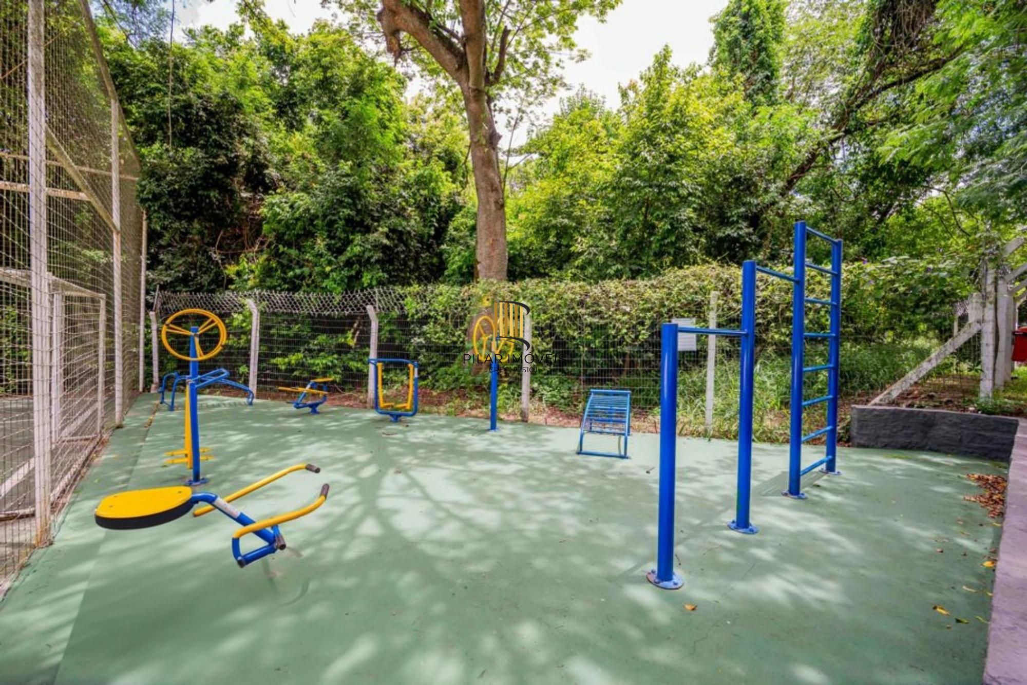 Apartamento semi mobiliado de 3 quartos, elevador, 1 vaga no bairro Cavalhada