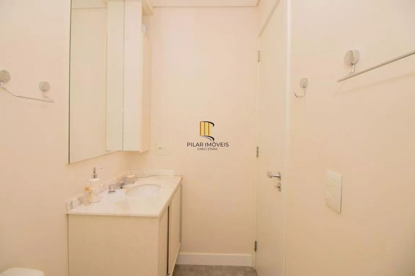 Apartamento semi mobiliado 2 dormitórios bairro Jardim Sabará