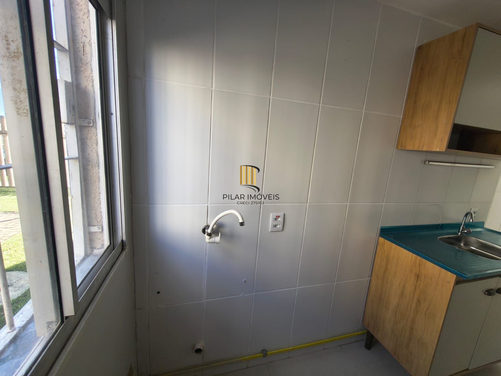 Apartamento Térreo, 2 quartos, vaga, piscina e portaria 24hr no bairro Sarandi.